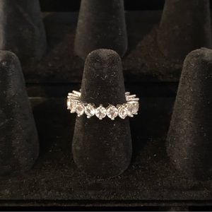 4.03 ct
​WHITE TOPAZ ETERNITY BAND